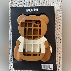 Authentic this is not a MOSCHINO toy silicone Iphone 5/5s Rubber Teddy Bear Case